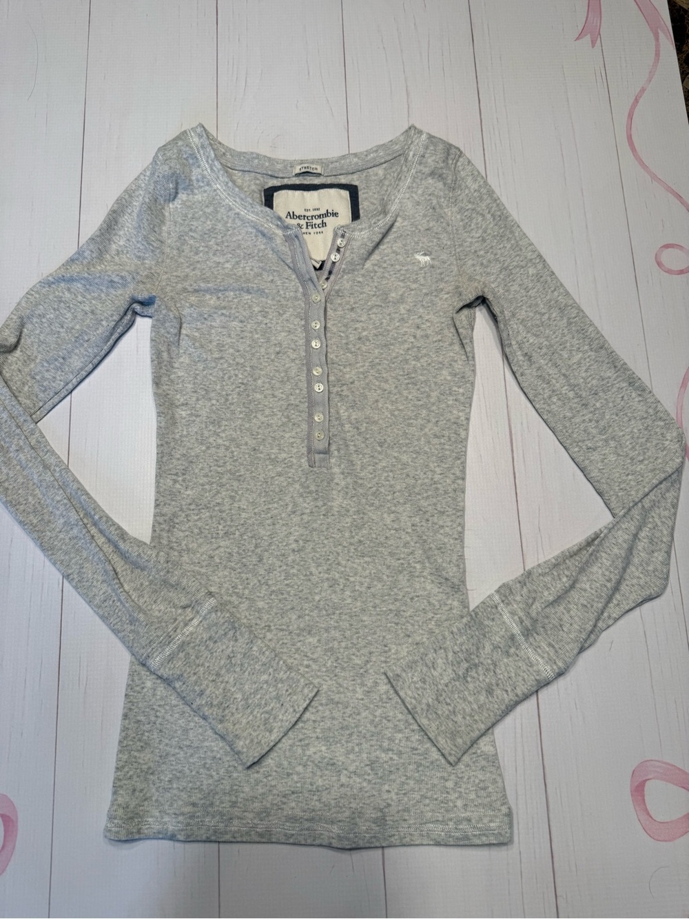 Y2K Abercrombie & Fitch Gray Long-Sleeve Henley Top Size Medium
